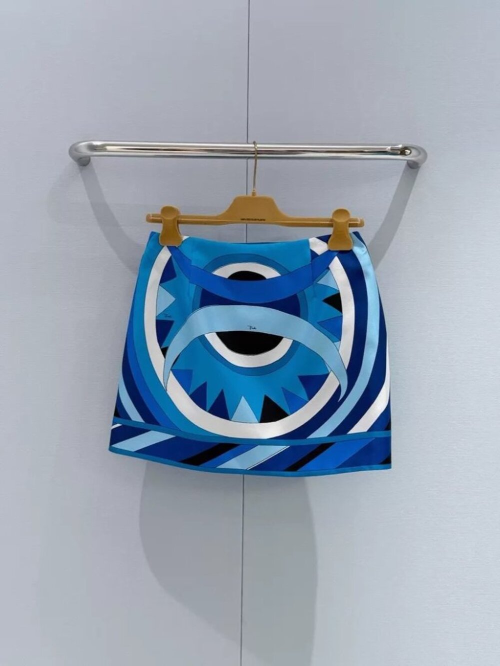 NWT Emilio Pucci Blue Geometric Silk Halter Top & Skirt Set - Picture 11 of 16